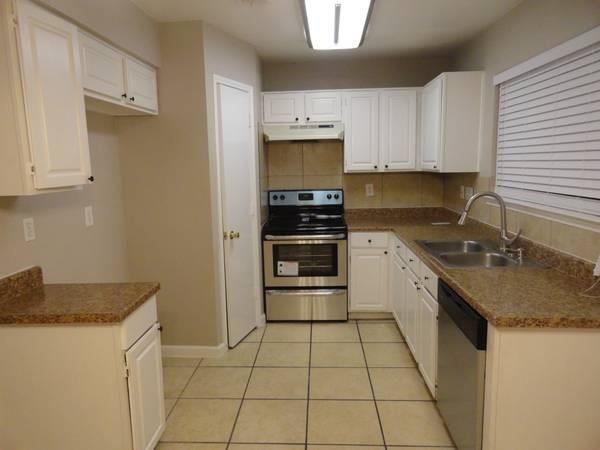 Building Photo - 6800 Silver Sage Dr