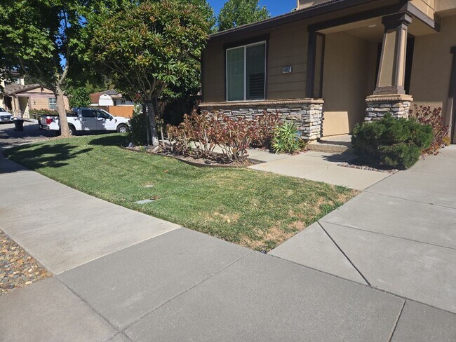 Building Photo - Gorgeous corner lot home