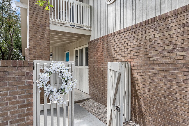 Building Photo - 7108 Volar Dr