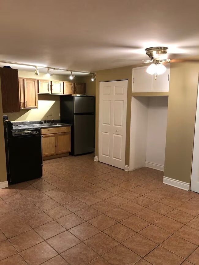 Building Photo - 10213 S 86th Ter