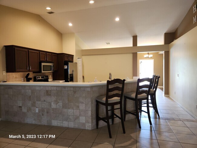 Foto del edificio - 3672 SW Carmody St