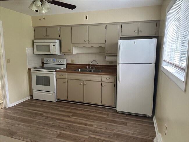 Foto del edificio - 4031 Chilton Ct