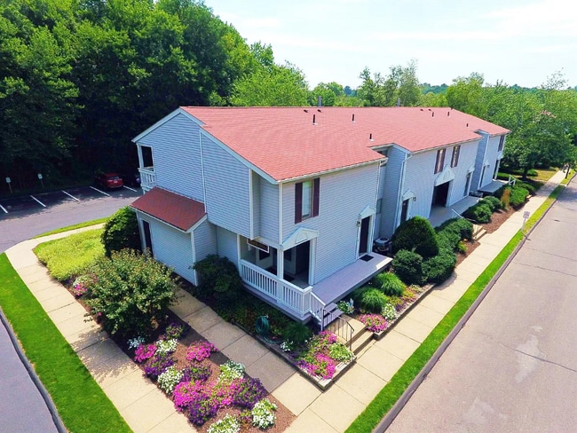 Building Photo - 168 Fox Hill Ln