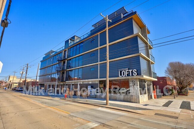 Foto del edificio - 631 W California Ave