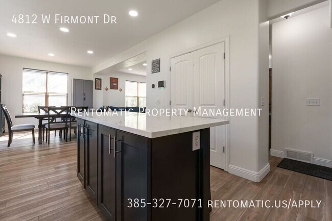 Foto del edificio - 4812 Firmont Dr