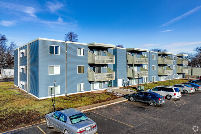 Building Photo - 907 Dale St Apartments