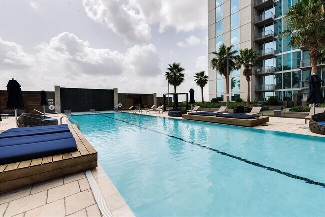 Building Photo - 5925 Almeda Rd