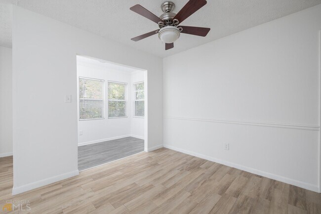 Foto del edificio - 5155 Roswell Rd