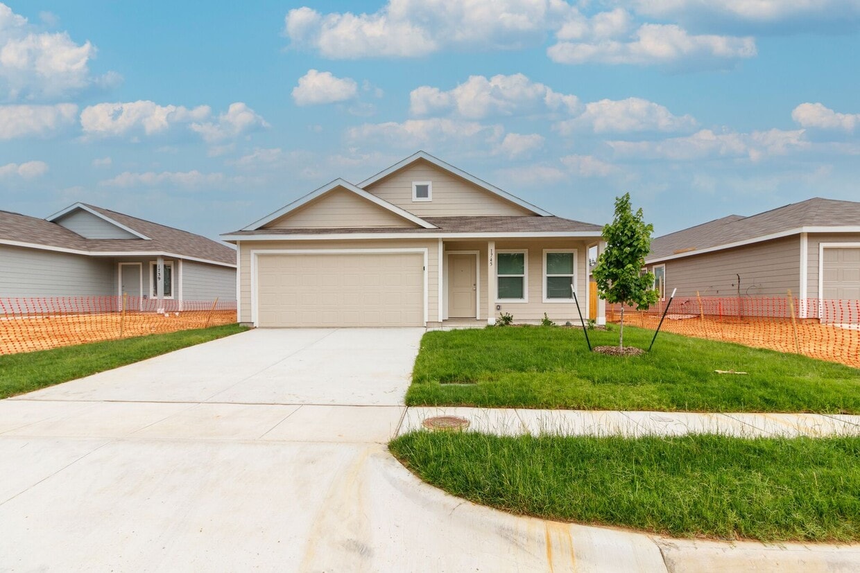 Primary Photo - 1745 Copehart Ln