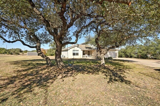 Foto del edificio - 4204 Bob Wire Rd