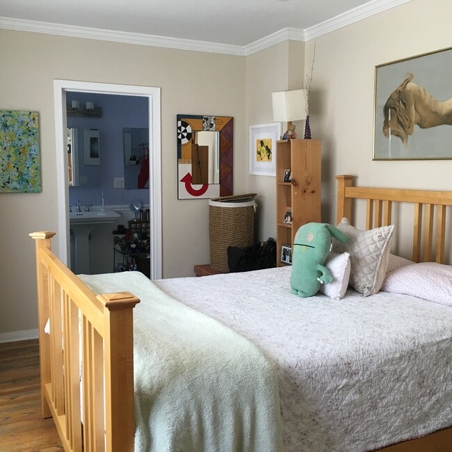 Master Bedroom - 1714 N Ogden Dr