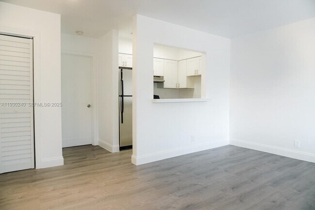 Foto del edificio - 749 SE 15th St