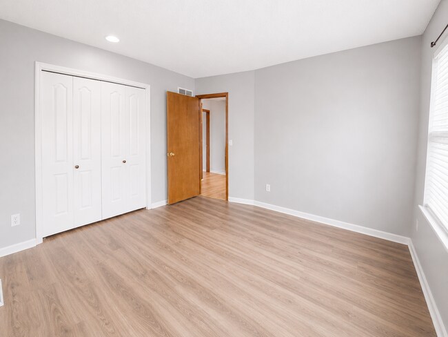 Foto del edificio - 1400-1528 LaChateau Drive