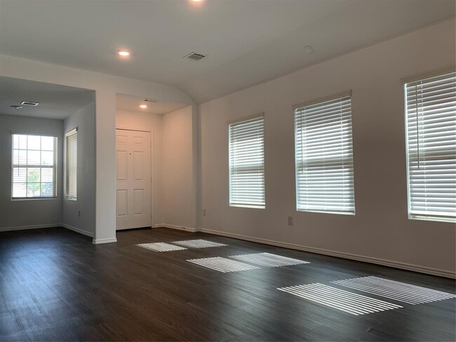 Building Photo - 5916 Rimini Landing Ln