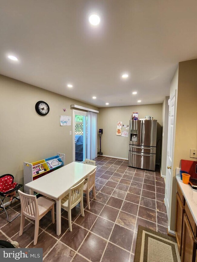 Building Photo - 6748 Jenny Leigh Ct