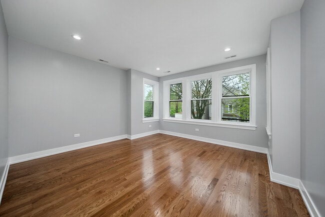 Foto del edificio - 3707 N Sacramento Ave