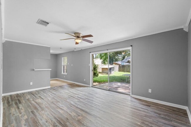Foto del edificio - 3415 Gary Ln