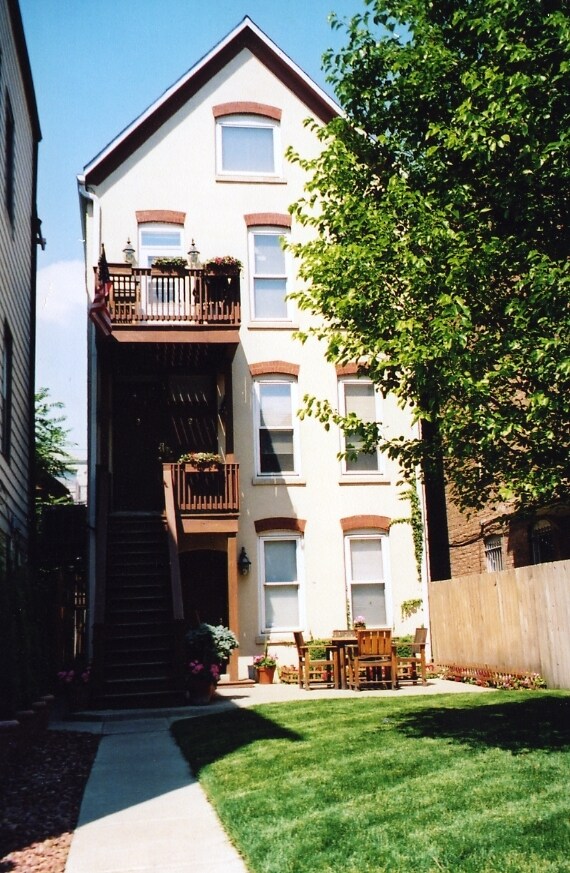 Foto del edificio - 1428 N Greenview Ave