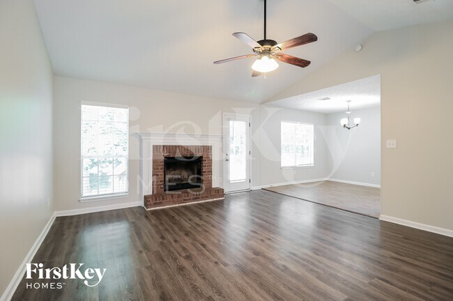 Foto del edificio - 1417 Oak Knoll Dr NE