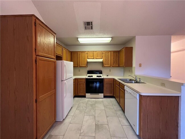 Foto del edificio - 11901 Swearingen Dr