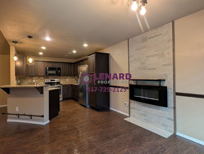 Foto del edificio - Beautiful 3 Bedroom House with Fenced in Y...