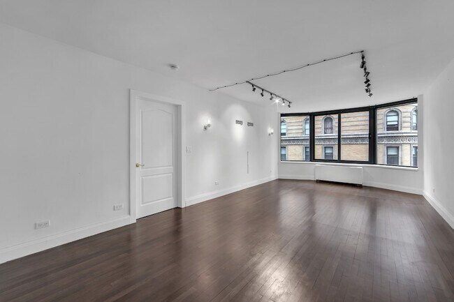 Foto del edificio - 155 W 70th St