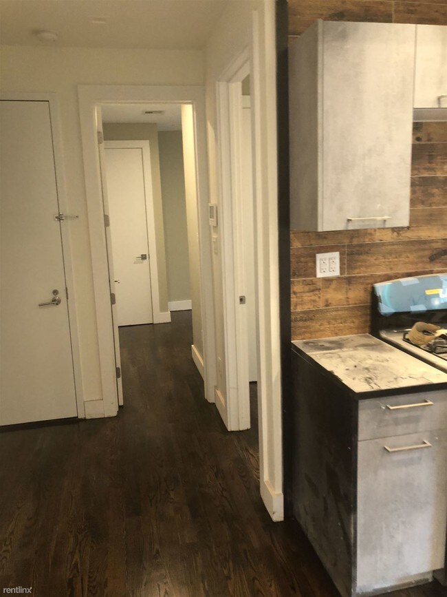 Building Photo - 3 br, 2 bath  - 1029 Belmont Ave