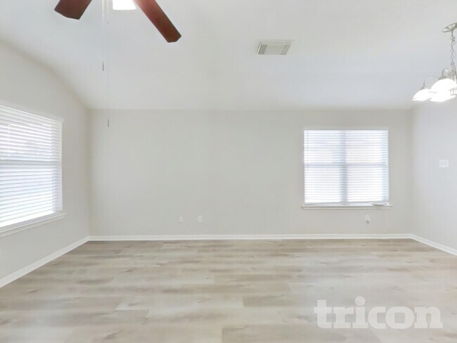 Building Photo - 7402 Deloache Ave