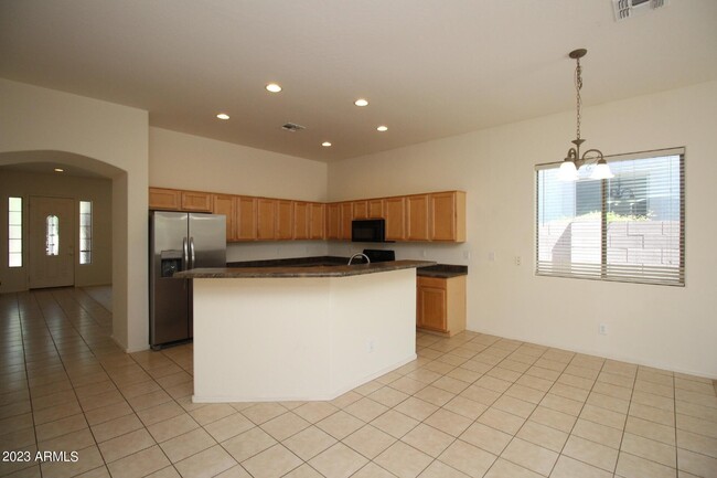 Building Photo - 2419 W Crimson Terrace