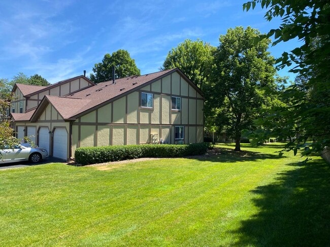 Building Photo - 1075 Auburn Ln