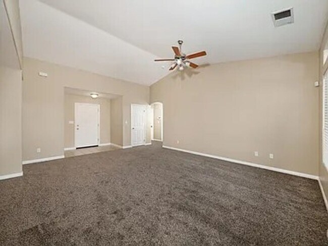 Foto del edificio - Beautiful Single-family home!
