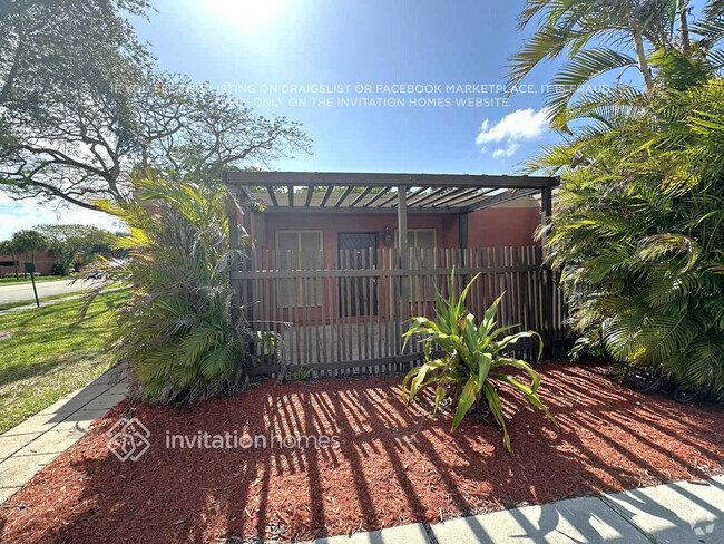 Building Photo - 1500 Hammock Ln