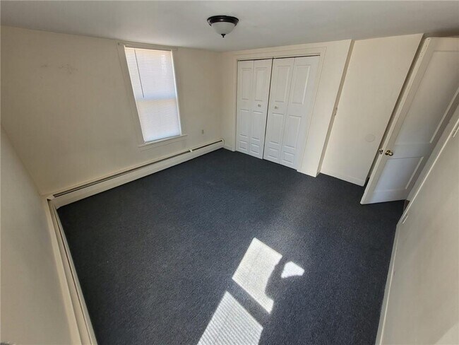 Building Photo - 159 Jenckes St