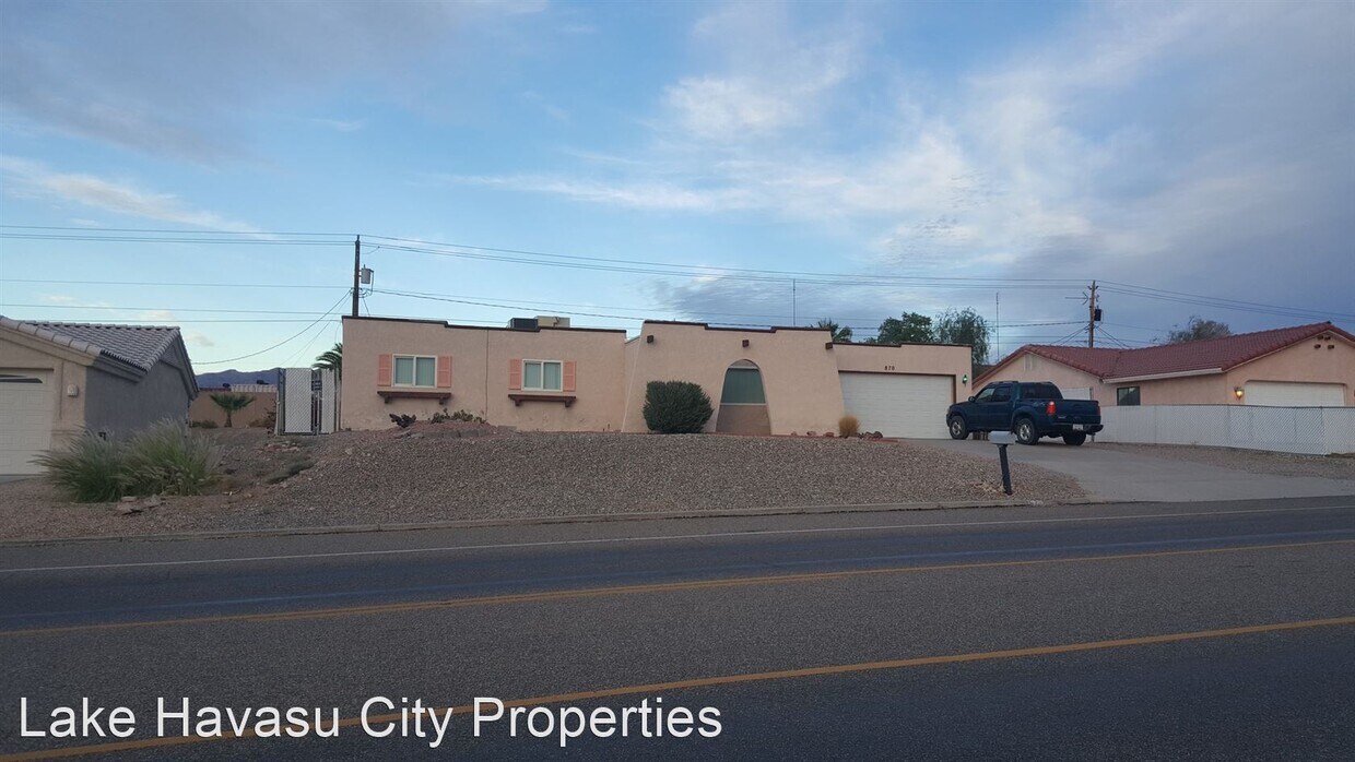Primary Photo - 3 br, 2 bath House - 870 Acoma Blvd S
