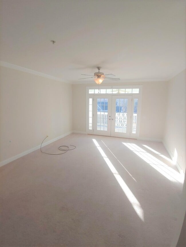 Building Photo - Luxury Gated Condo Complex with pool