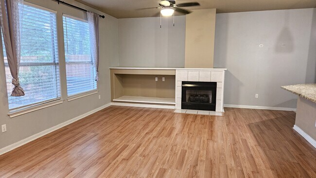 Building Photo - 2100 Pipers Field Dr