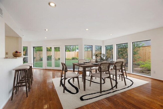 Foto del edificio - 3736 Wroxton Rd