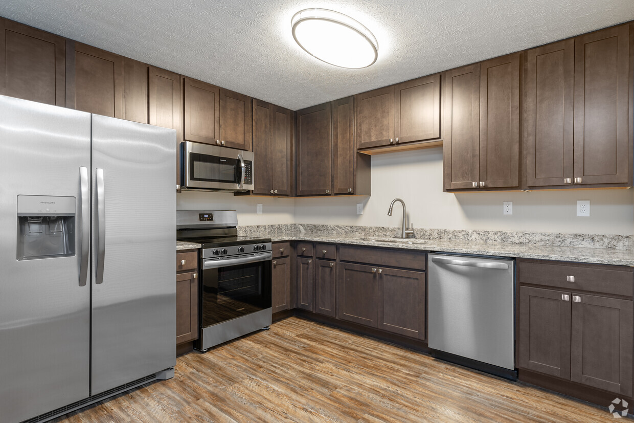 1HAB, 1BA - Cocina de 450 pies cuadrados - Tyler Park Apartments