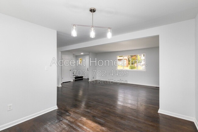 Foto del edificio - 8613 Kenilworth Dr