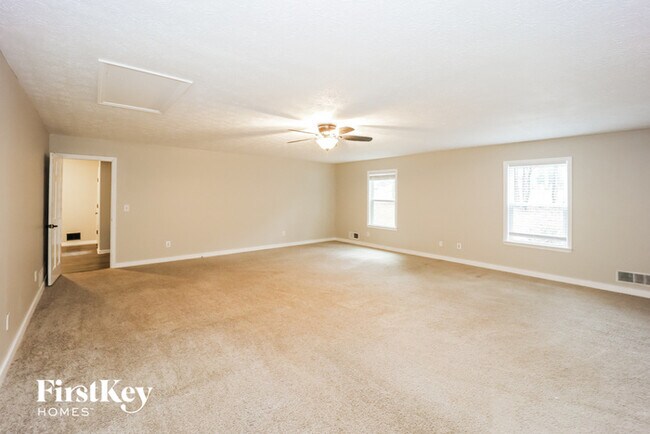 Building Photo - 137 Carrollwood Dr