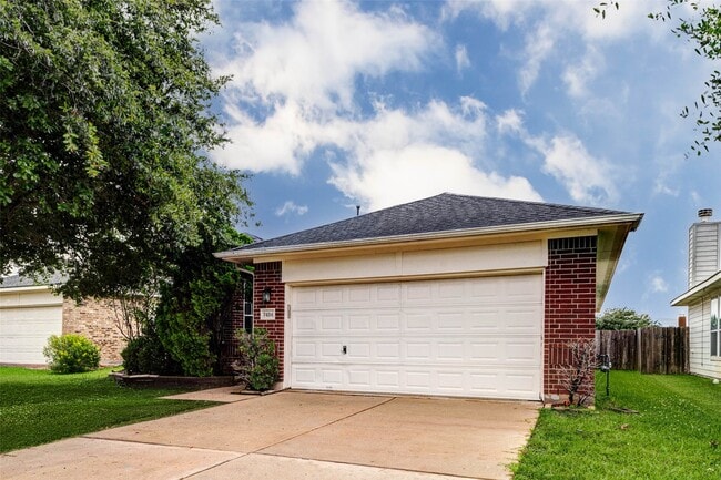 Building Photo - 7434 Jacobs Well Dr