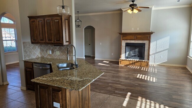 Building Photo - 3105 SW Pine Valley Rd