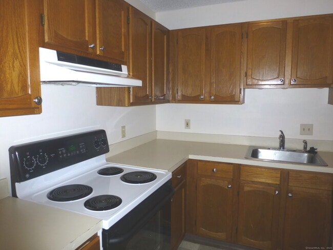 Building Photo - 221 Judd Square