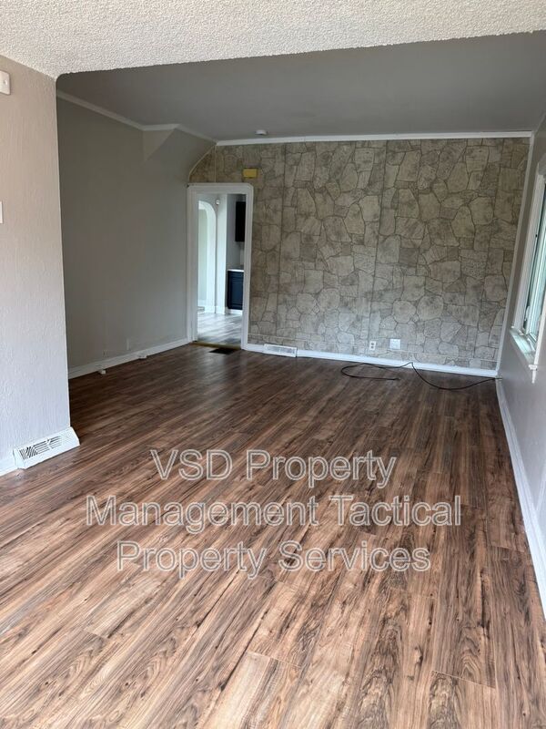 Foto del edificio - 3408 E 140th St