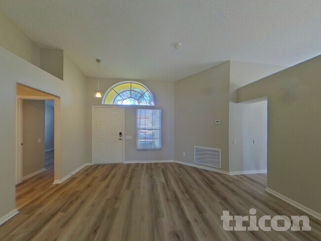 Foto del edificio - 217 Lakeway Ln