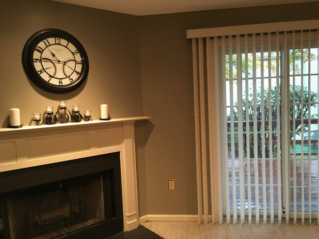 Foto del edificio - 2039 Raleigh Rd