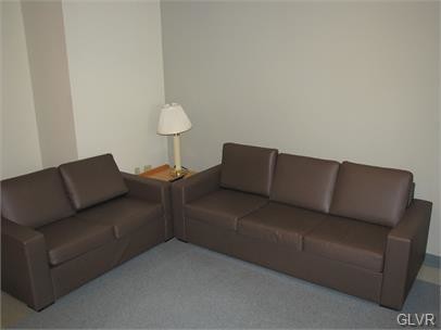 Foto del edificio - 46 E Normal Ave