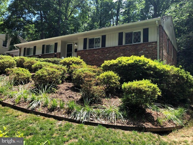 Building Photo - 6314 Waterway Dr