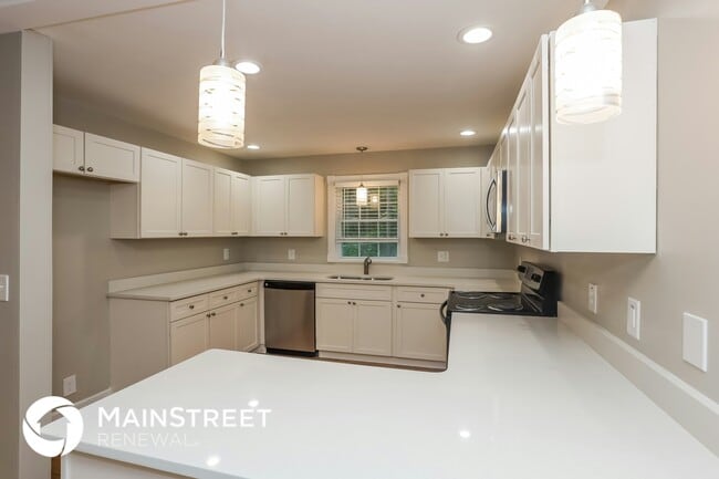 Building Photo - 147 Acorn Dr