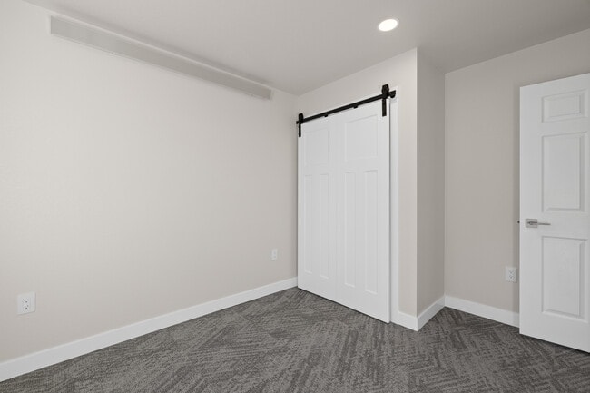 Building Photo - Ponderosa Apartments